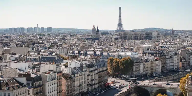 Gérer les formalités administratives lors d'un déménagement à Paris : ce que vous devez savoir